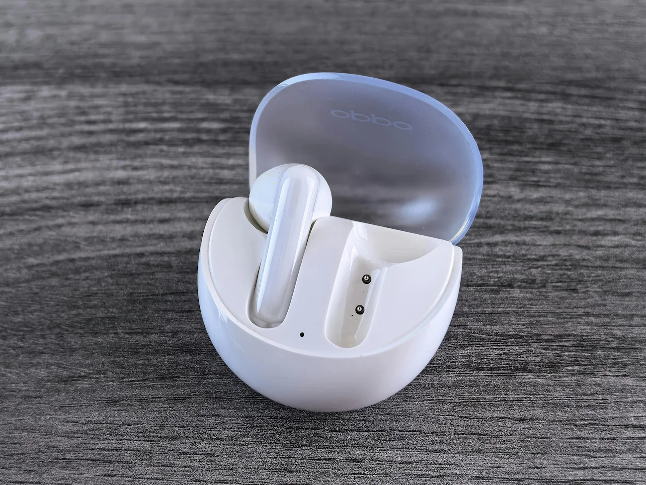 um fone de ouvido sem fio com ótimo custo beneficio